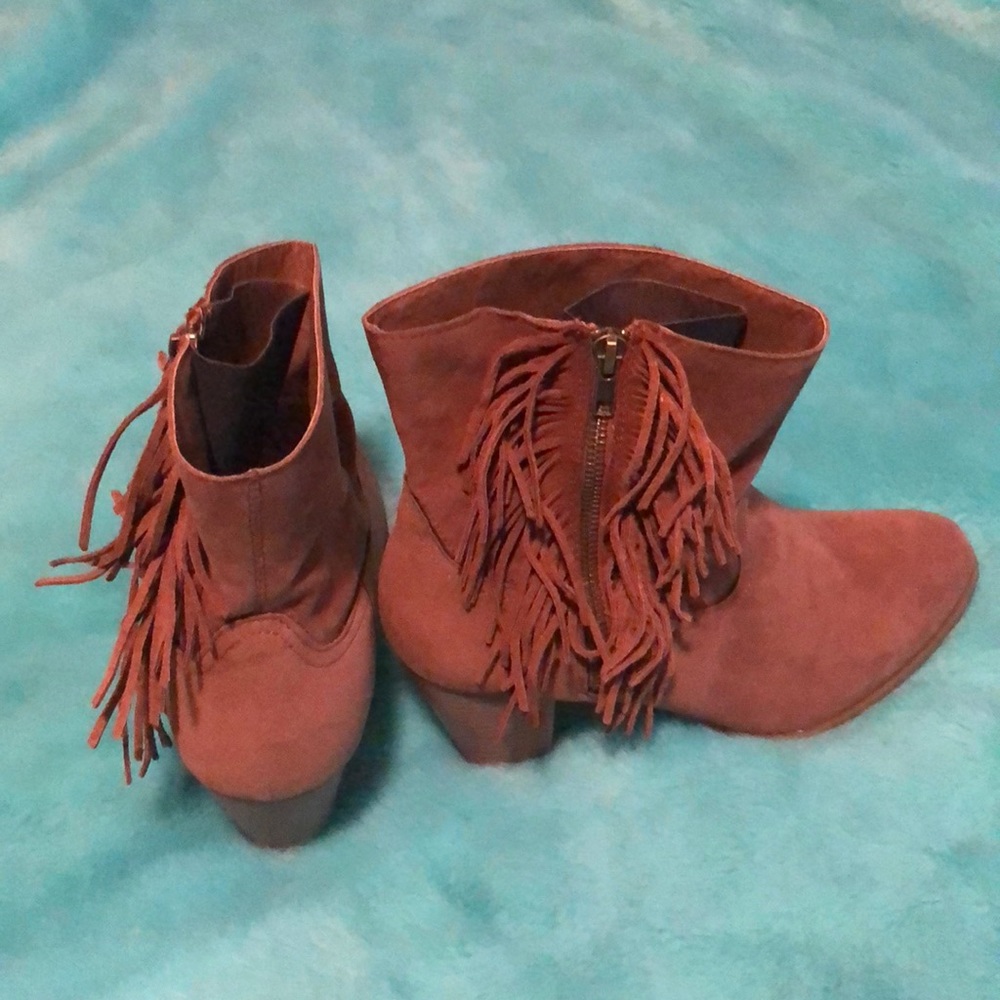 Brown ankle boot lightly worn!